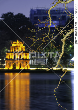 Turtle Tower, the symbol of Vietnam, at twilight period at Hoan Kiem lake (Ho Guom or Sword lake) 78283365
