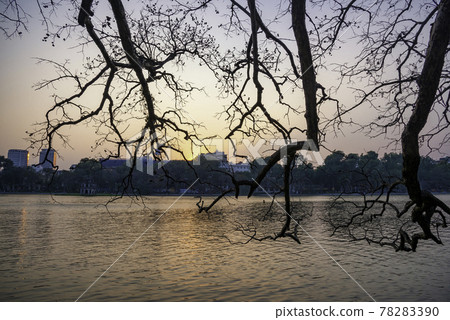 Turtle Tower, the symbol of Vietnam, at twilight period at Hoan Kiem lake (Ho Guom or Sword lake) Turtle Tower, the symbol of Vietnam, at twilight period at Hoan Kiem lake (Ho Guom or Sword lake) 78283390