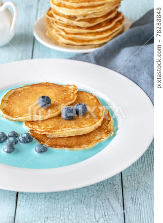 Pancakes with fresh blueberries Pancakes with fresh blueberries 78288848