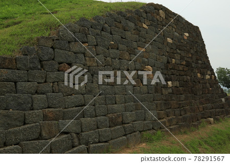 Yeoncheon-gun, Horogoru Castle. Barley field. Green. Trees 78291567