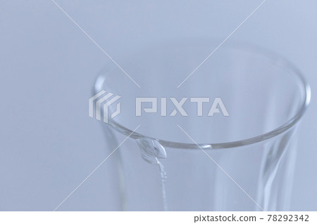 Cracked glass 78292342