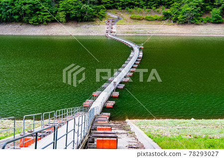 奧多摩町、東京鼓橋奧多摩湖（托目浦浮橋） 78293027