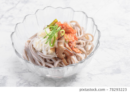 Grated buckwheat noodles 78293223