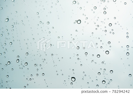 玻璃和雨滴雨季，長雨，雨天 78294242