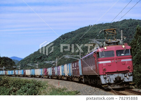 JR Freight EF81 Towed Freight Train JR Freight EF81 Towed Freight Train 78295888
