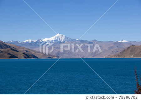 Yamdrok lake in tibet china Yamdrok lake in tibet china 78296702