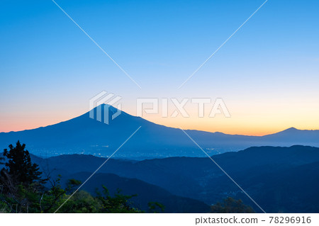 從濱石岳(黎明)看到的富士山 從濱石岳(黎明)看到的富士山 78296916