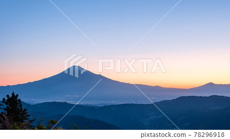 從濱石岳(黎明)看到的富士山 從濱石岳(黎明)看到的富士山 78296918