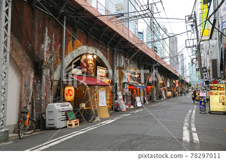 Shimbashi bar under the guard 78297011