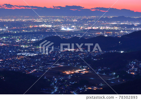 Sunset seen from Okoyama and night view of Kanto plain from Ashikaga city 78302893