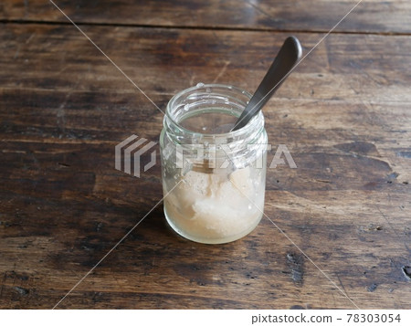 有人吃剩的冰糕 78303054