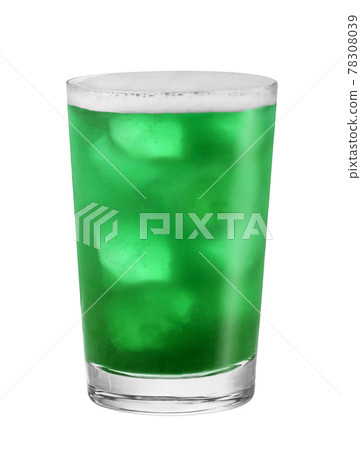 soda in glass with ice cubes 78308039
