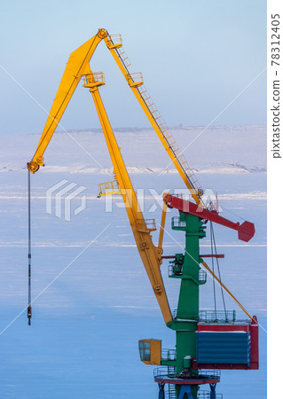 Cargo seaport in the Arctic Cargo seaport in the Arctic 78312405