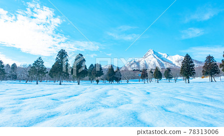 Winter scenery of Oyama Kagamigari 78313006