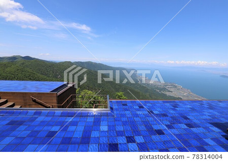 Lake Biwa Valley in early summer 78314004