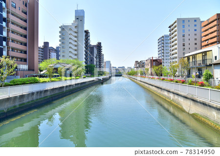 從末廣橋/仙台堀（東京都江東區）看龜久橋[2021.4] 78314950
