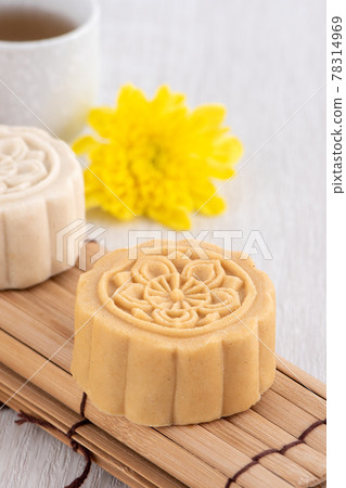 Moon cake Mid-Autumn Festival Champion Cake Mung Bean Cake Moon cake Mid-Autumn Festival げっぺい 78314969