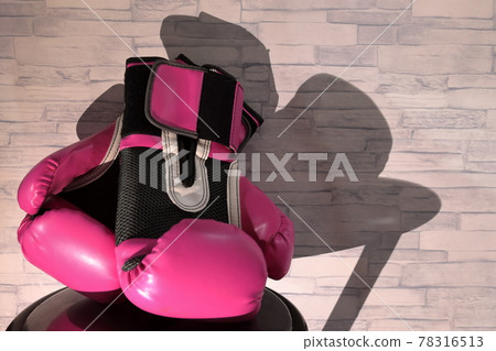 Boxing glove image Boxing glove image 78316513