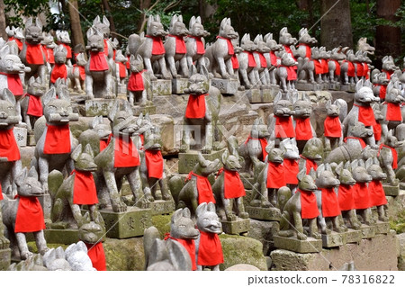 Toyokawa Inari Spirit Whale Mound Toyokawa Inari Spirit Whale Mound 78316822