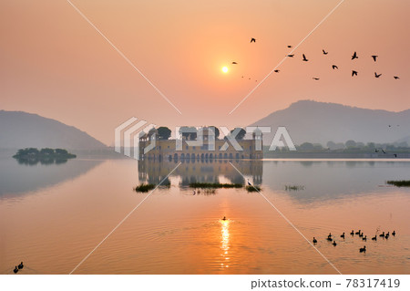 Tranquil morning at Jal Mahal Water Palace at sunrise in Jaipur. Rajasthan, India 78317419