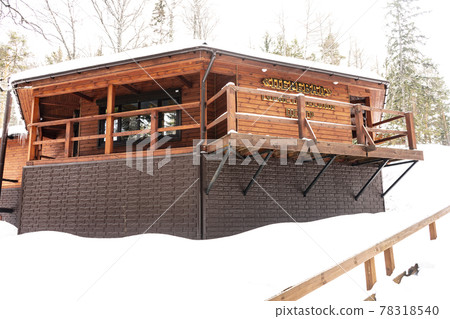 Tourist center PASS in the national park in winter. Tourist center PASS in the national park in winter. 78318540