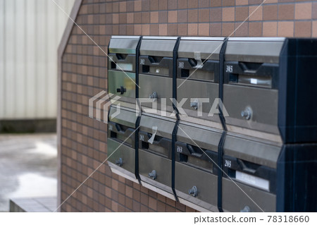 Collective post of an empty apartment 78318660