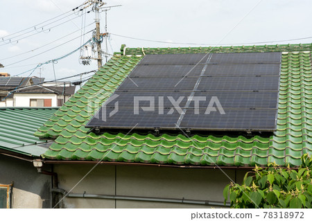 劣化的太陽能電池板 78318972