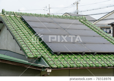 劣化的太陽能電池板 78318976