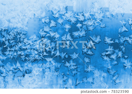 Texture of winter window glass with beautiful ice pattern 78323590