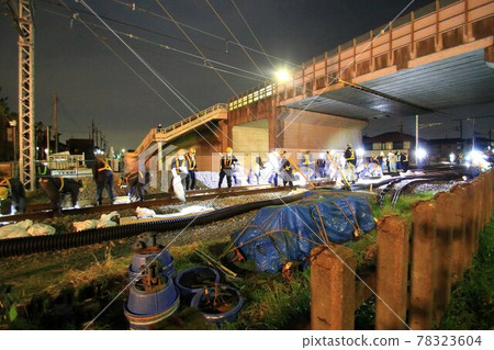 Railroad elevated / track switching night construction [Tobu Urban Park Line] Noda City-Umesato Station 78323604