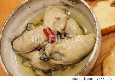 Oyster pickled in oil 78330780