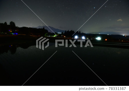 Hakushu-cho, Hokuto City, paddy fields reflecting the starry sky (horizontal and northern sky) Hakushu-cho, Hokuto City, paddy fields reflecting the starry sky (horizontal and northern sky) 78331387