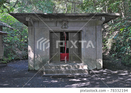 【黑上葬鳥居(黑上神社)】鹿兒島縣鹿兒島市黑上町 【黑上葬鳥居(黑上神社)】鹿兒島縣鹿兒島市黑上町 78332194