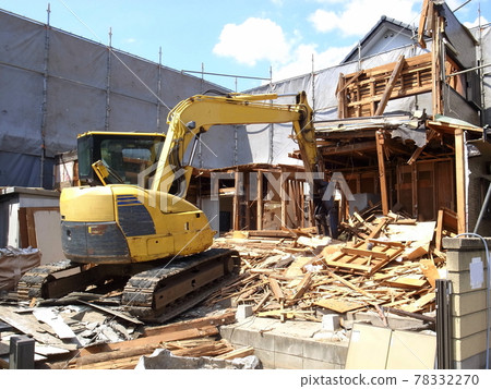 House demolition work 78332270