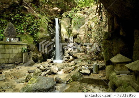 Hakuryu no Taki [Katano City, Osaka Prefecture] 78332956