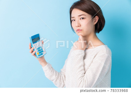 想想一個計算器和一個女人 想想一個計算器和一個女人 78333988