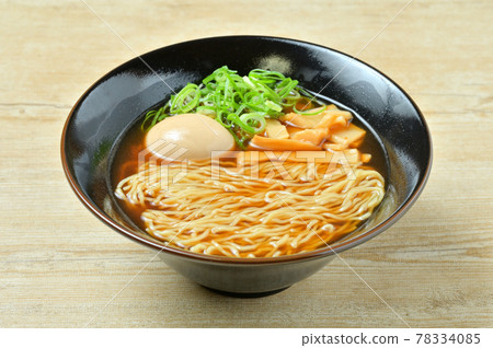 Simple ingredients such as soy sauce ramen, soy sauce ramen, and soy sauce ramen. Boiled eggs, sardines, green onions. Simple ingredients such as soy sauce ramen, soy sauce ramen, and soy sauce ramen. Boiled eggs, sardines, green onions. 78334085