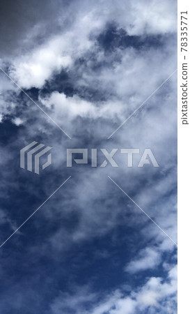 Sky  78335771