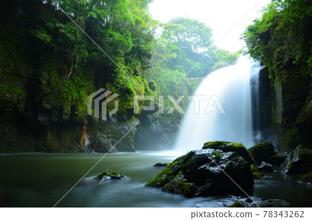 雨季一閃而過的Ameushino瀑布 78343262