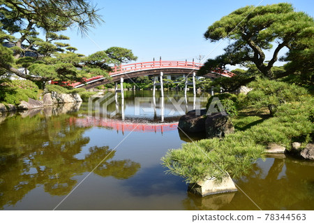 The garden of Nakatsu Banshoen in Kagawa Prefecture 78344563