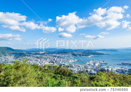 長崎縣佐世保市從夕張岳天文台看到的佐世保市街景 78346980