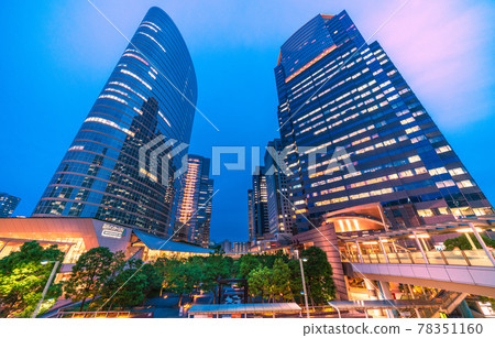 從品川站前的寫字樓看日本東京城市景觀（夜景） 78351160