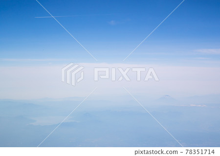 從客機的窗戶看到的景色・羊蹄山和支笏湖 78351714