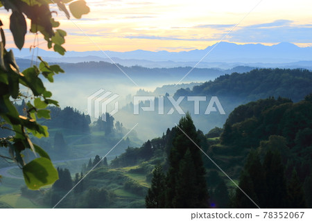 Rural scenery at dawn Hoshitoge Rural scenery at dawn Hoshitoge 78352067