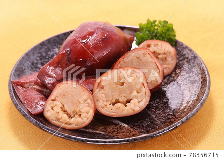 Ikameshi sticky rice squid dish 78356715