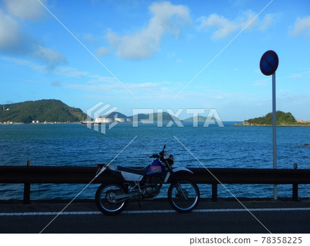 Explore the coastline of Shimotsucho Town, Wakayama Prefecture by off-road bike 78358225