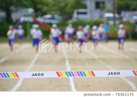 小學運動會/100米賽跑 78361135