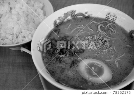美味的拉麵套餐 美味的拉麵套餐 78362175