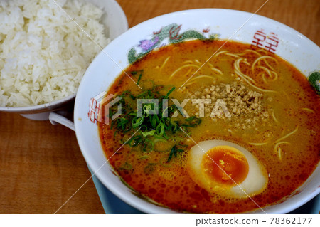 美味的拉麵套餐 美味的拉麵套餐 78362177