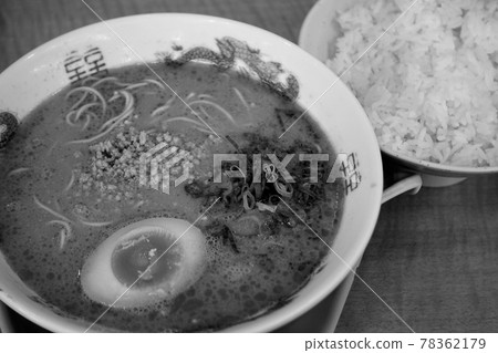 美味的拉麵套餐 美味的拉麵套餐 78362179